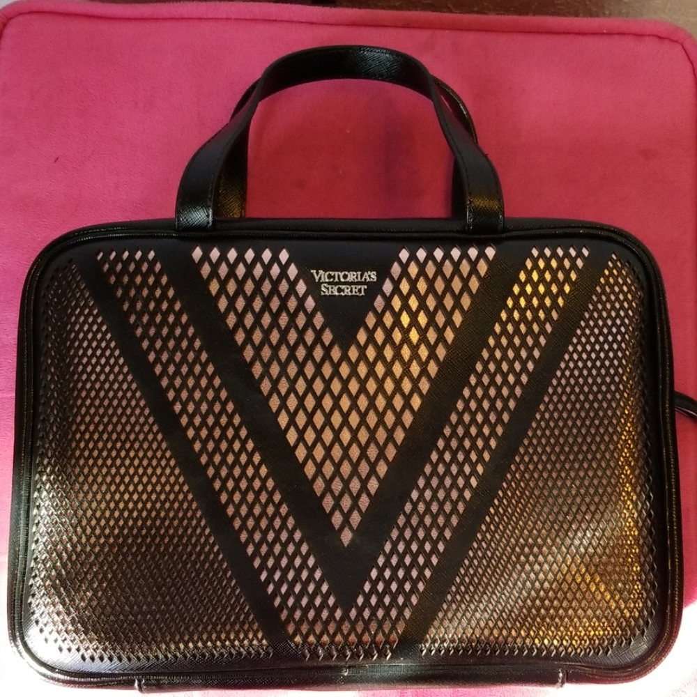 Victoria's secret travel bag